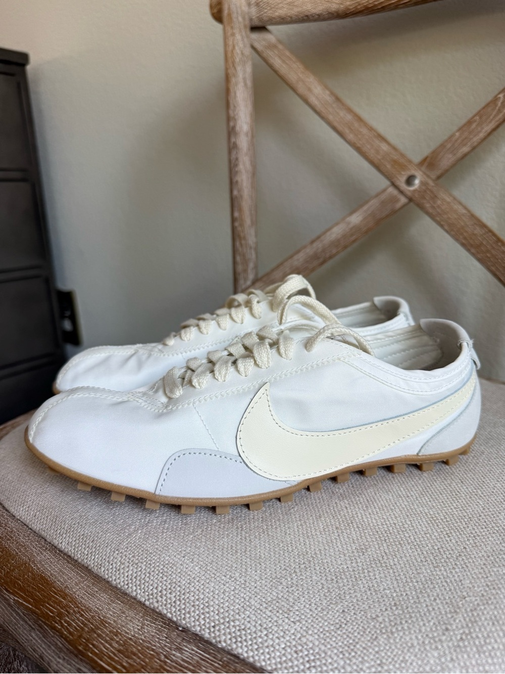 Nike Women's Moon Shoe OG Sneakers - Picture 2 of 7
